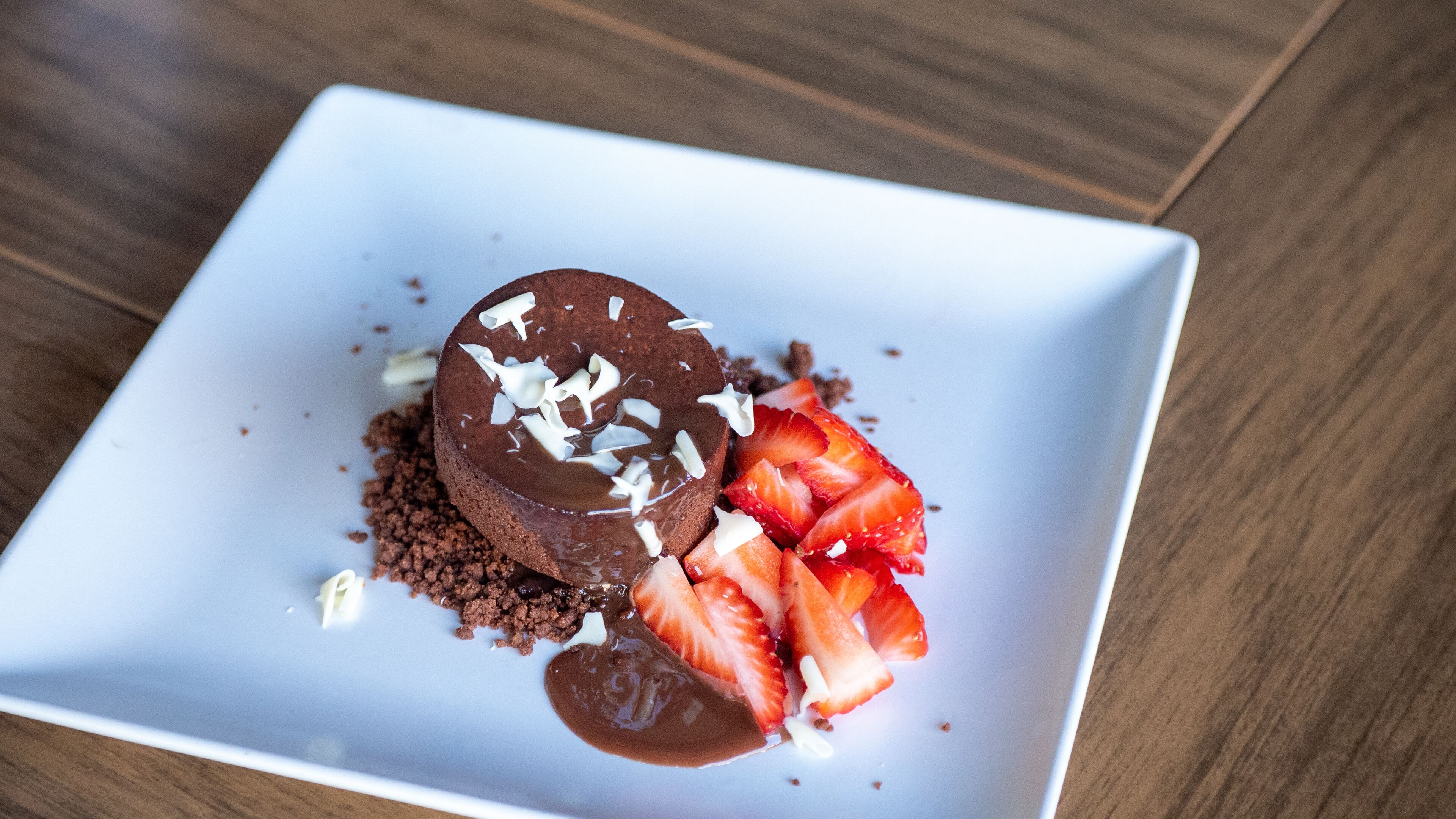 breakfast, lunch served; mediterranean cuisine, al fresco dining