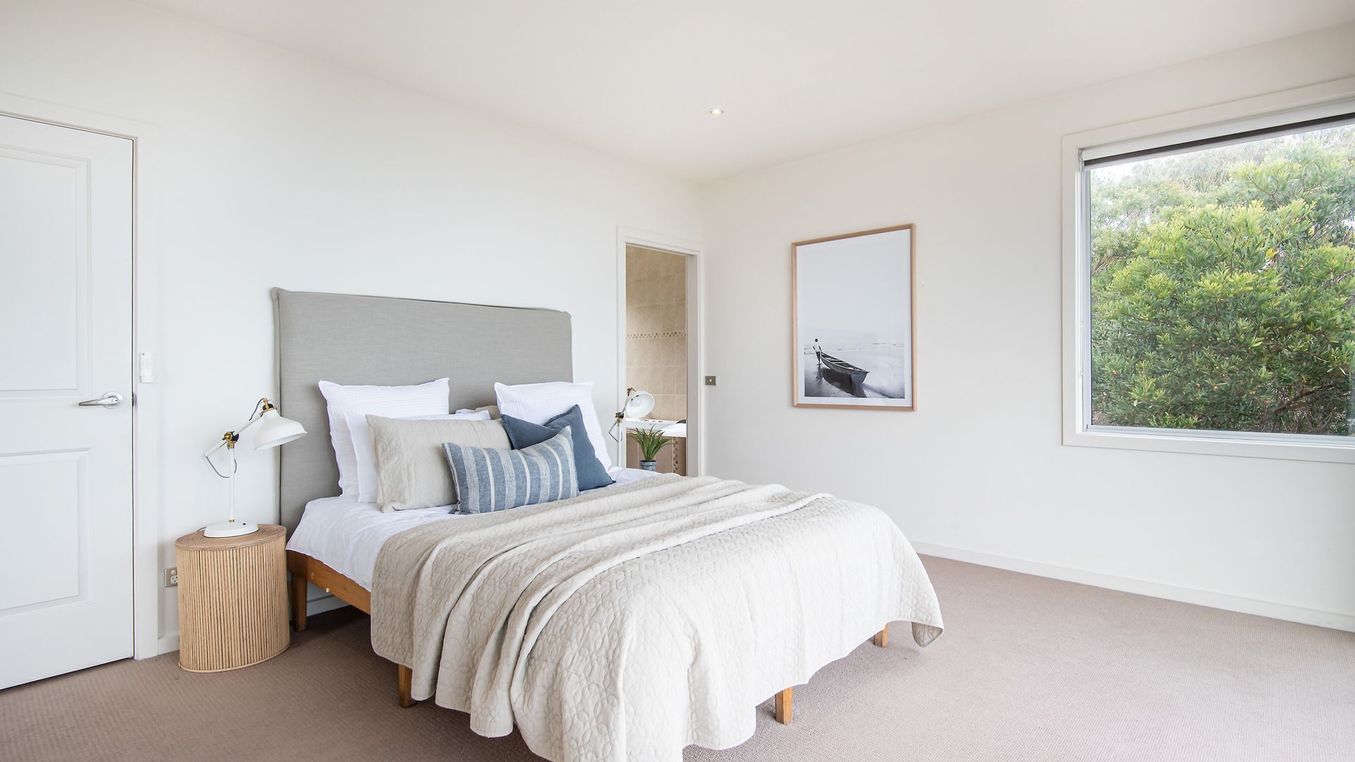 5 bedrooms, desk, iron/ironing board, travel cot