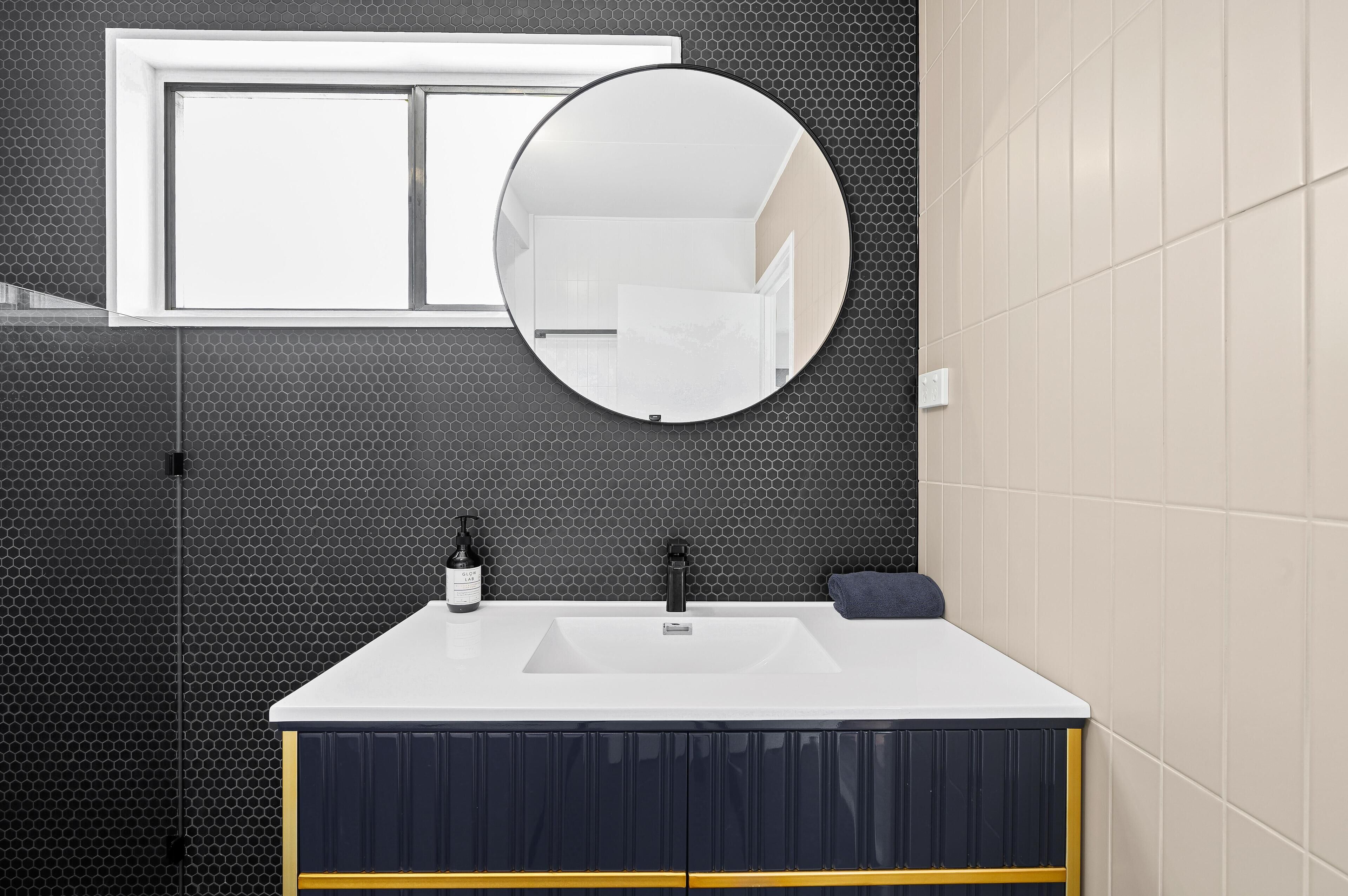 The HardyOne ~ Aldinga Beach - Stunning Abode in Serene Silver Sands — image 18