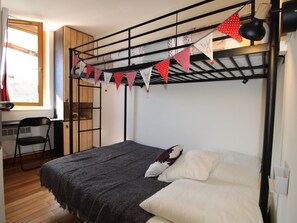 1 bedroom, iron/ironing board, free WiFi