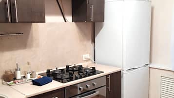 Habitació estàndard | Cuina privada | Frigorífic gran, microones, forn i placa de cuina