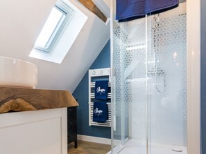 Towels - Charming Renovated House with Garden in the Heart of Salt Marshes, Close to Guérande and La Baule (Guérande)