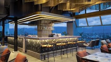 Frokost, lunsj og middag serveres