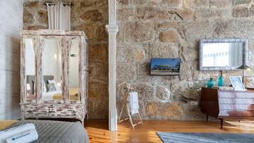 1 dormitorio, tabla de planchar con plancha, cuna de viaje y wifi