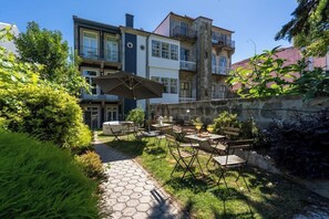 Outdoor dining - Gorgeous Flat w/ Balcony by HostWise (Porto)