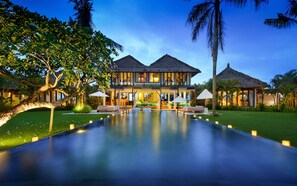 Exterior - Villa Kalima - 6 bedroom beachfront villa in Seseh Beach (Mengwi - Badung)
