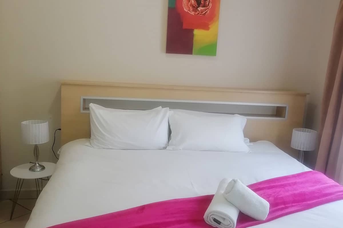 Deluxe Double Room, 1 Double Bed, Non Smoking | Premium bedding, down comforters, individually decorated