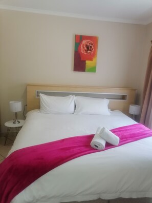 Deluxe Double Room, 1 Double Bed, Non Smoking | Premium bedding, down comforters, individually decorated - Repa Boutique Guest Lodge (Kimberley)