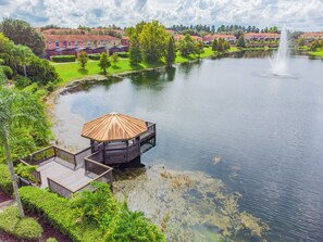 Property grounds - Stylish Encantada Villa + Resort Amenities (Kissimmee)