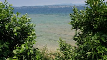 Plage à proximité, chaises longues