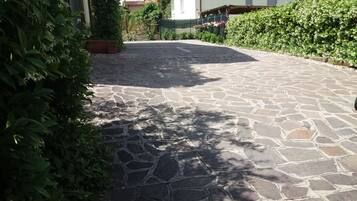 Enceinte de lâhĂ©bergement