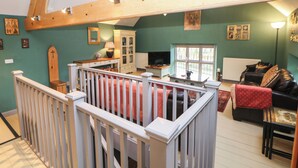 Living area - Nine Ladies (Matlock)