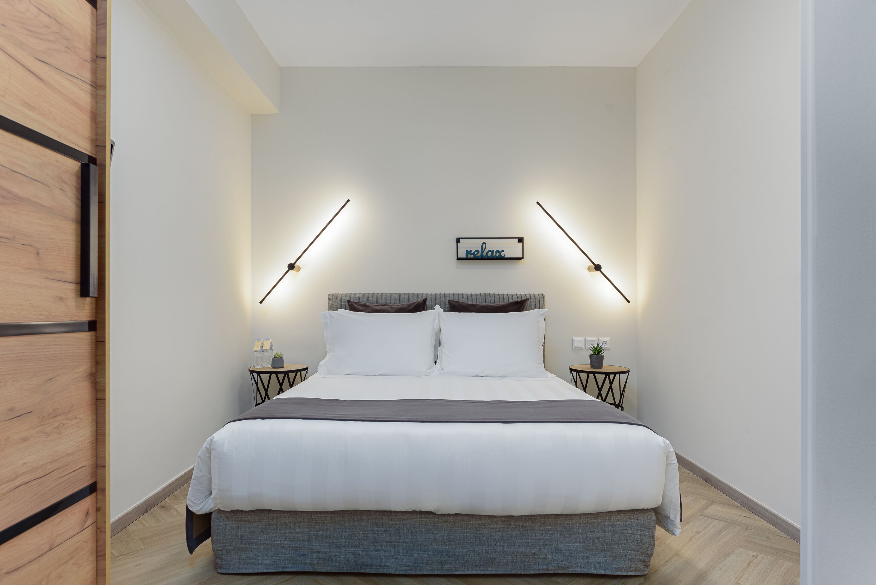 3 bedrooms, laptop workspace, blackout curtains, soundproofing