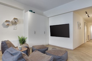 Smart TV de 50 pulgadas con canales digitales, televisión y Netflix