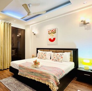 1 bedroom, in-room safe, iron/ironing board, free WiFi - BluO Modern 1BHK - M Block Greater Kailash (New Delhi)