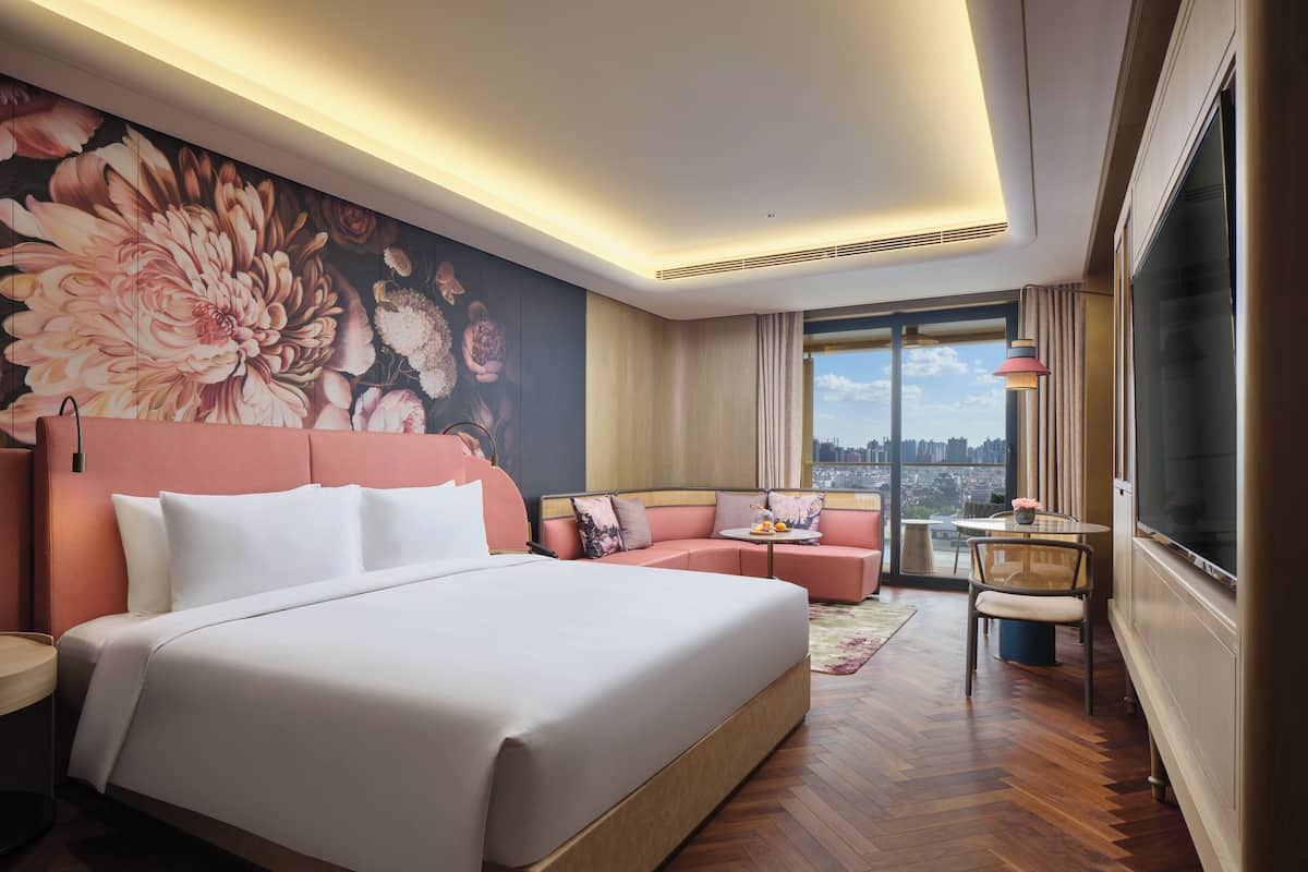 Deluxe Terrace King Room