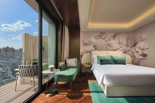Habitació superior, 1 llit de matrimoni, balcó | Minibar gratuït i espai de treball apte per a portàtils
