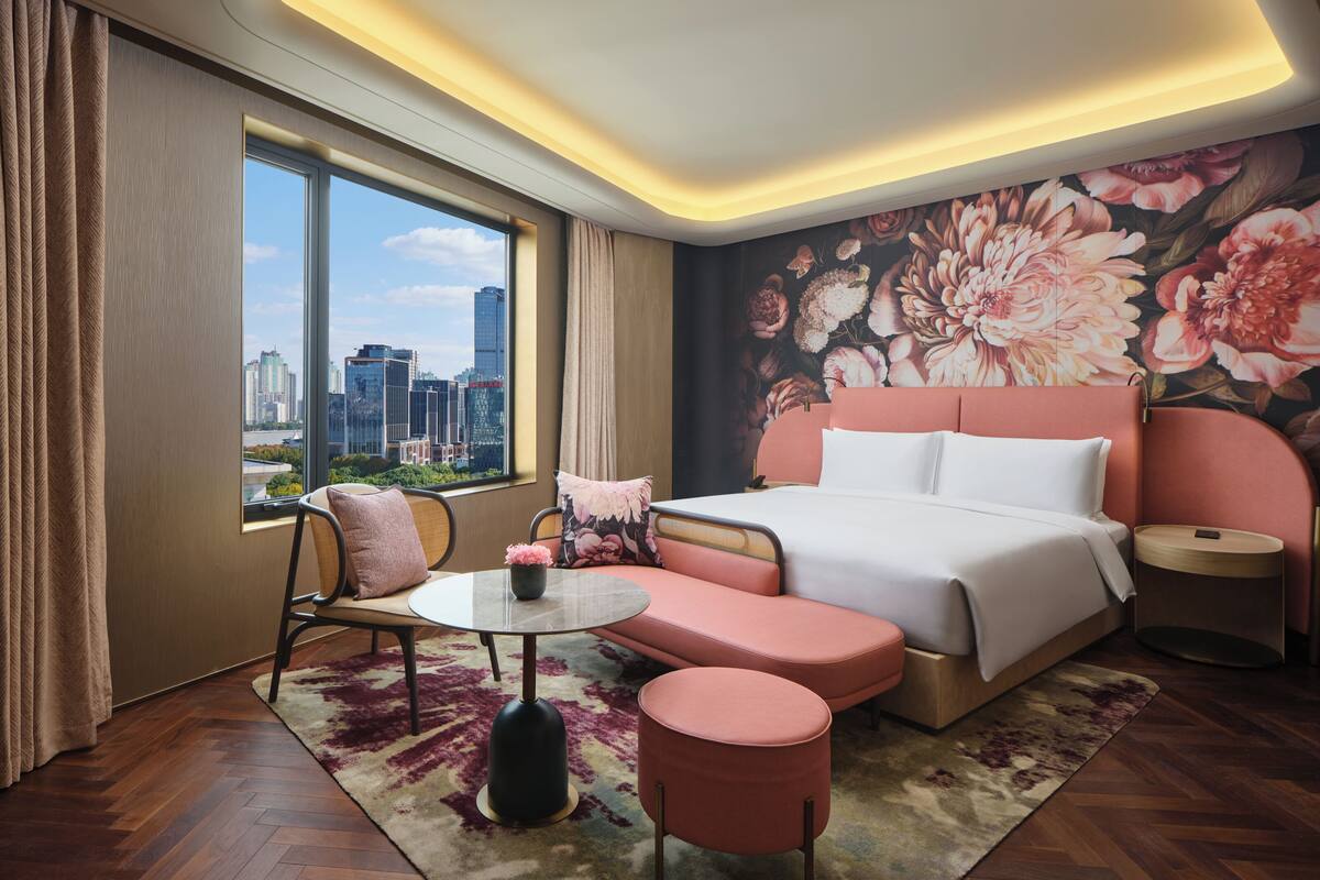 ห้องดีลักซ์, เตียงควีนไซส์ 1 เตียง, วิวเมือง | มินิบาร์ฟรี, พื้นที่ทำงานแบบใช้แล็ปท็อป, ผ้าม่านกันแสง, ห้องเก็บเสียง