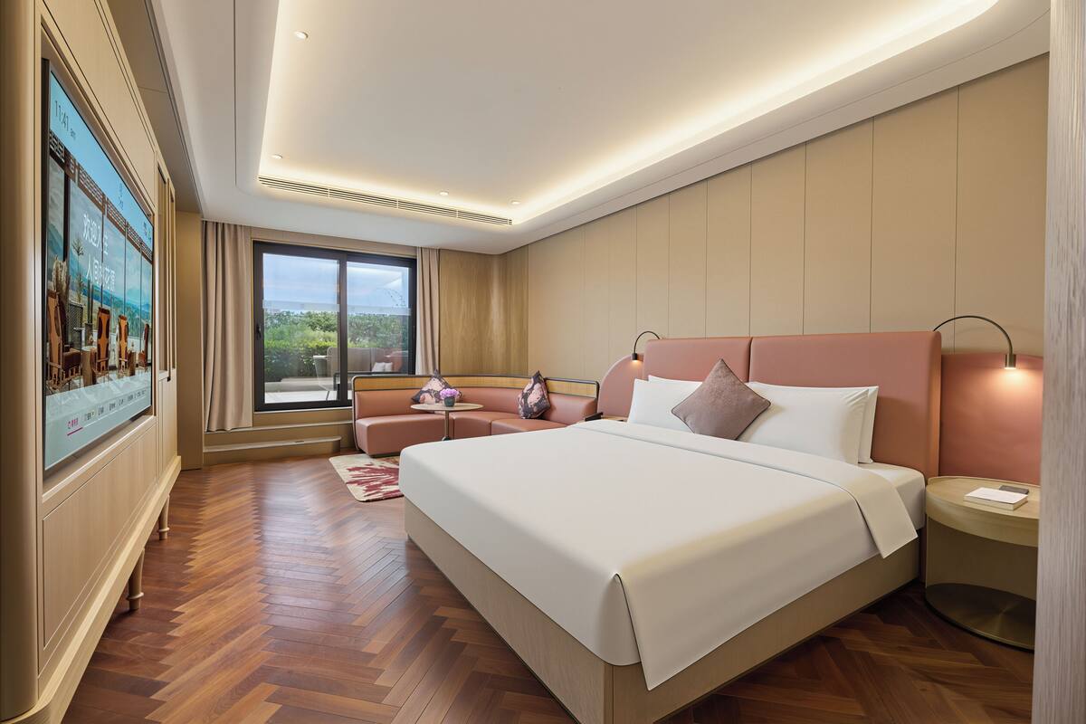 Superior-Doppelzimmer, Terrasse, Stadtblick | Kostenlose Minibar, laptopgeeigneter Arbeitsplatz, Verdunkelungsvorhänge