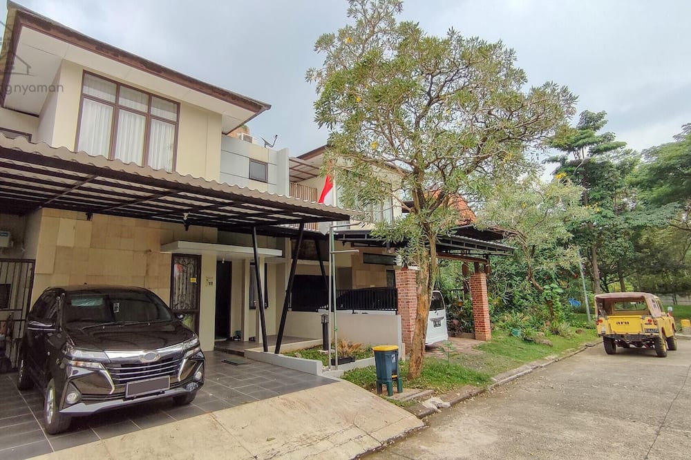 Atmosfer Guest House Sentul by Ruang Nyaman