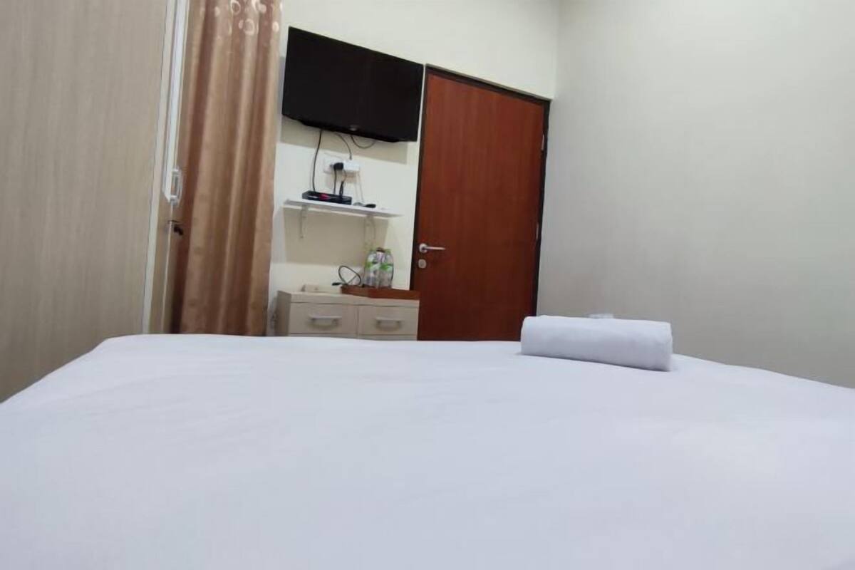 Escritorio, wifi gratis, ropa de cama