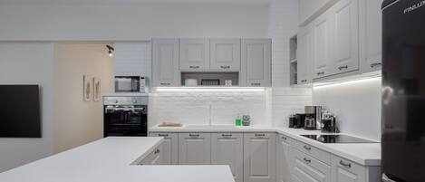 Fridge, microwave, oven, dishwasher