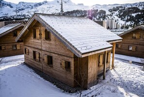 Exterior - 300m from shops, Ground floor, swimming pool, sauna, balcony, parking, tv, ski locker, 30m² (Le Dévoluy)