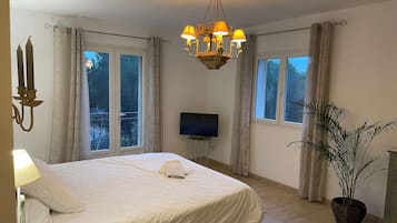 4 chambres, fer et planche Ă repasser, lit parapluie, Wi-Fi