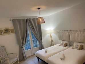 4 chambres, fer et planche Ă repasser, lit parapluie, Wi-Fi