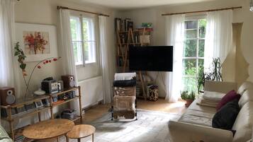 Smart TV, video games, DVD player, books