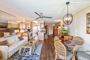 Smart TV - Lower floor closer to the ocean at Maui Sunset A214 (Kihei)