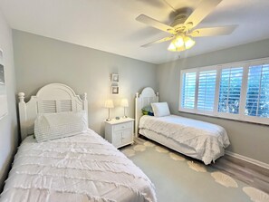 2 bedrooms, iron/ironing board, Internet, bed sheets