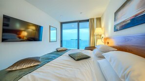 5 bedrooms, iron/ironing board, free WiFi, bed sheets