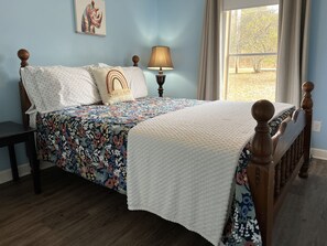 4 habitaciones, escritorio, tabla de planchar con plancha y wifi gratis