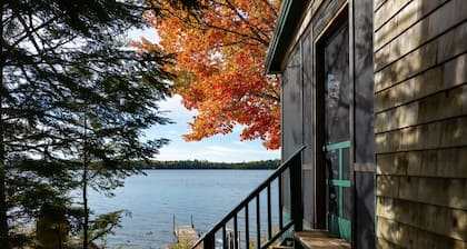 The perfect lakefront cabin close to Acadia National Park