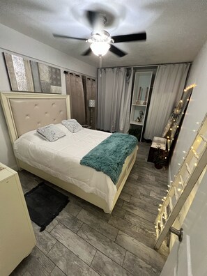 2 bedrooms, desk, free WiFi, bed sheets