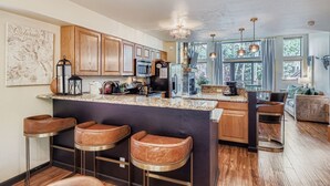 Townhome, 4 Bedrooms | Dapur peribadi
