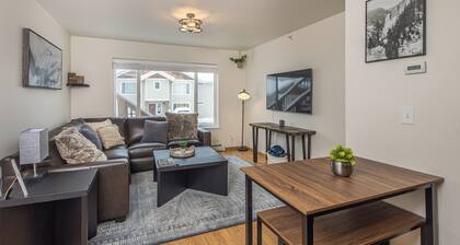 Newly remodeled condo close to Big Sky Resort w/convenient ski locker | Cedar Creek Hideaway