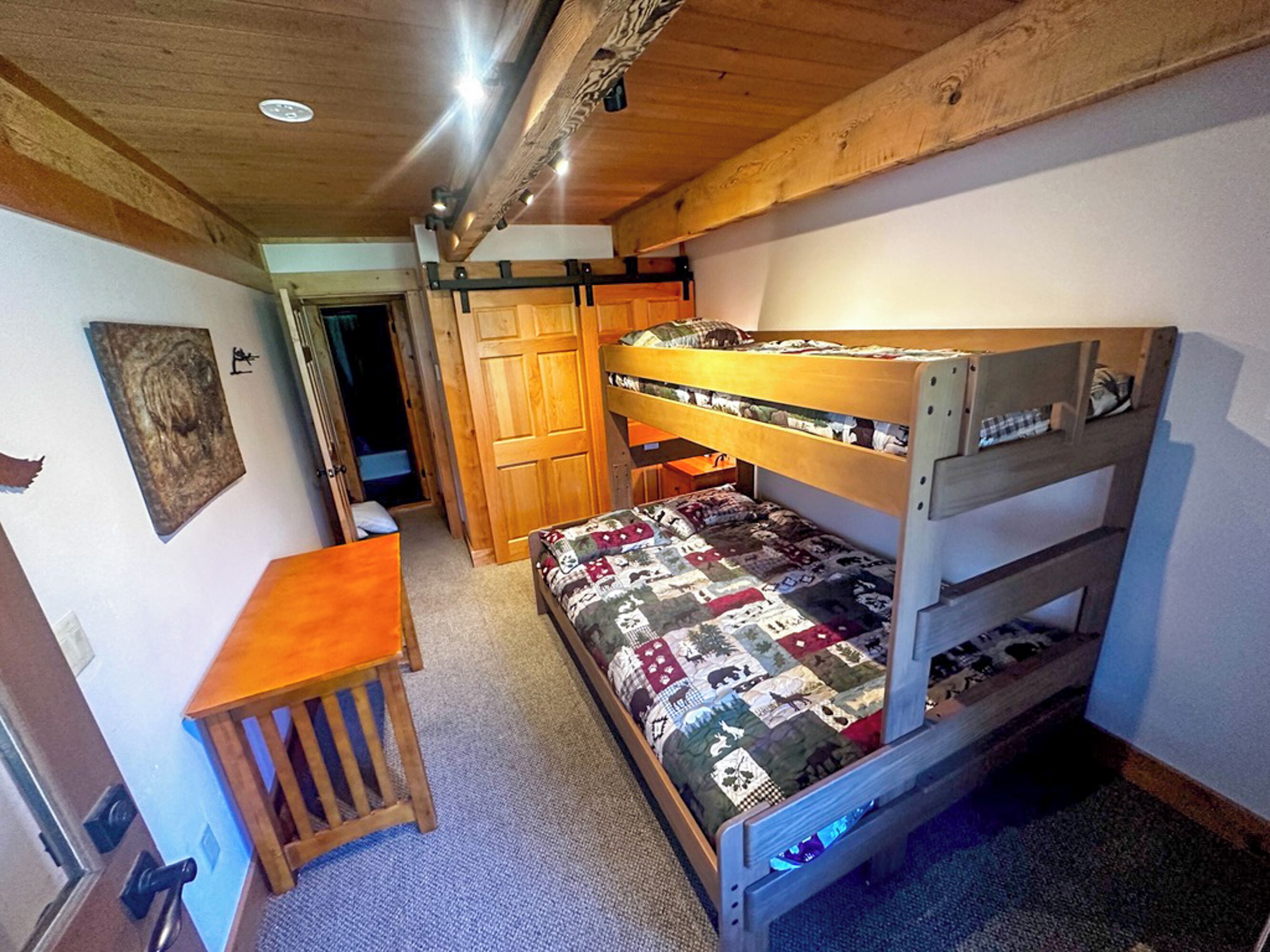 3 chambres, fer et planche à repasser, Wi-Fi gratuit, draps fournis