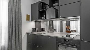 Refrigerador, horno, parrilla de estufa y lavavajillas