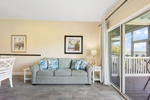 Living area - Waterfront Duck Key Villa - Sleeps 6 (Duck Key)