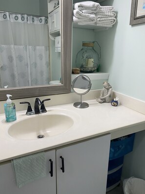 Shower - Nikki’s Quiet Little Island Getaway (Carolina Beach)