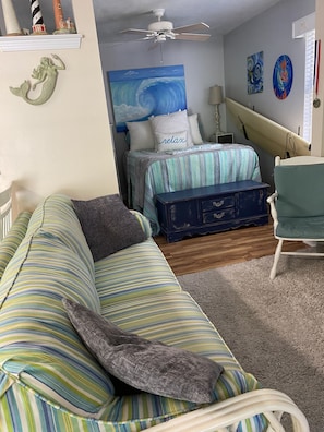 1 bedroom, WiFi - Nikki’s Quiet Little Island Getaway (Carolina Beach)