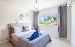 3 bedrooms, in-room safe, iron/ironing board, free WiFi