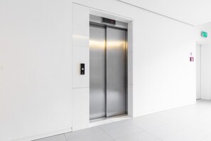 Exterior - Studio Kolejowa Warsaw by Renters (Warsaw)