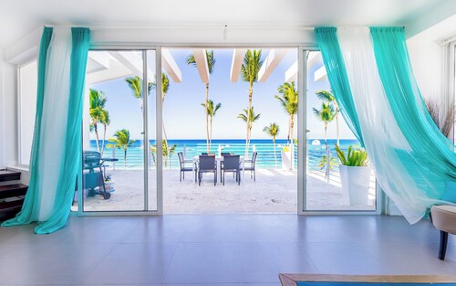 Punta Cana Beachfront Penthouse - Ocean View, BBQ, Terrace, 4BR