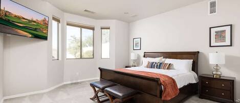 6 habitaciones, escritorio y tabla de planchar con plancha