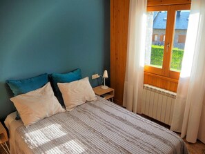 3 多间卧室、熨斗/熨衣板、上网接入