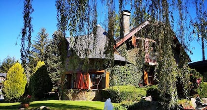 LLIVIA V - Five Bedroom Chalet, Sleeps 11