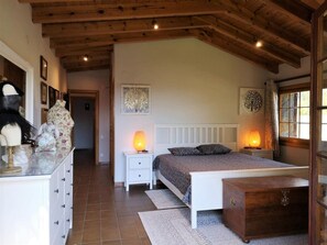 5 chambres, fer et planche à repasser, accès Internet